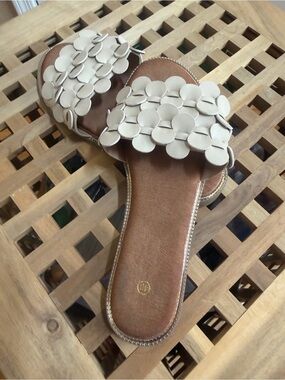 Women’s Beige Floral Appliqué Slide Sandals